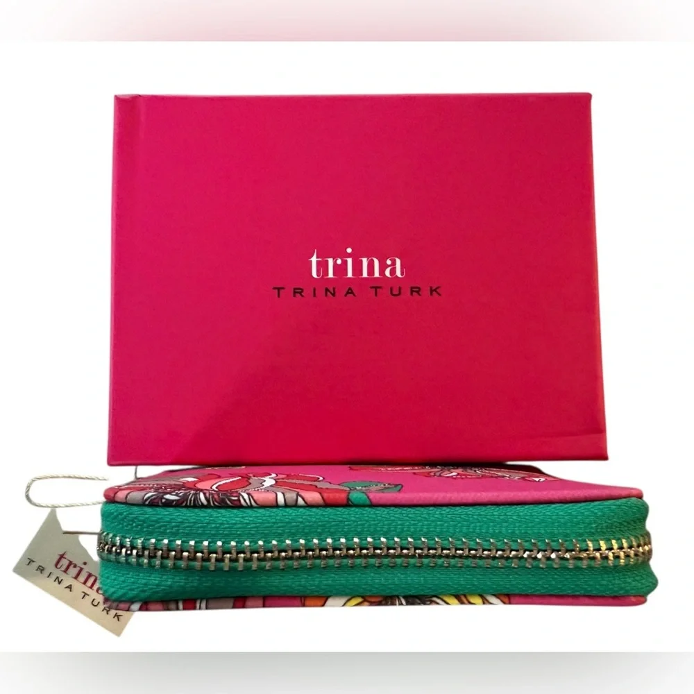 NIB/NWT Trina Turk Pink Floral Zip Around Wallet - Picture 2 of 5
